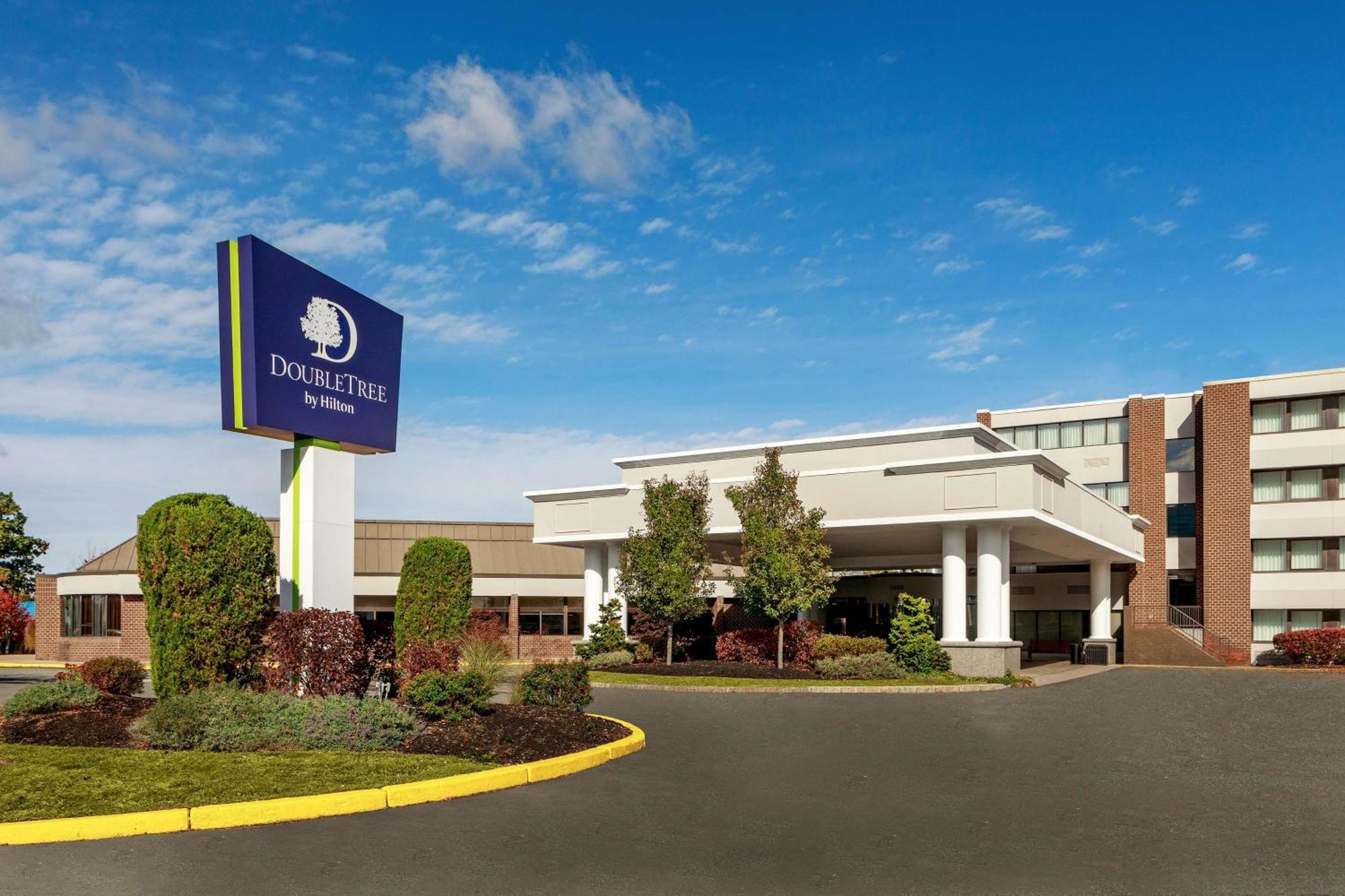 Doubletree By Hilton Boston/Westborough Hotel Exterior foto